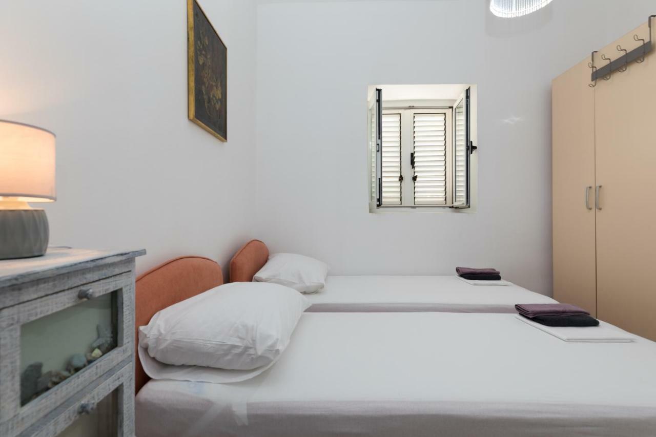 The View Apartment Mimice Exterior foto